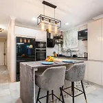 Con Jardin En El Faro アパート フエンヒロラ