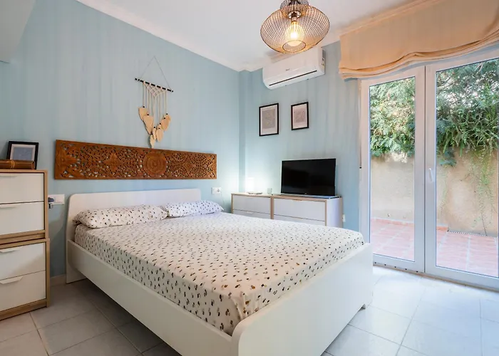 Con Jardin En El Faro * Fuengirola